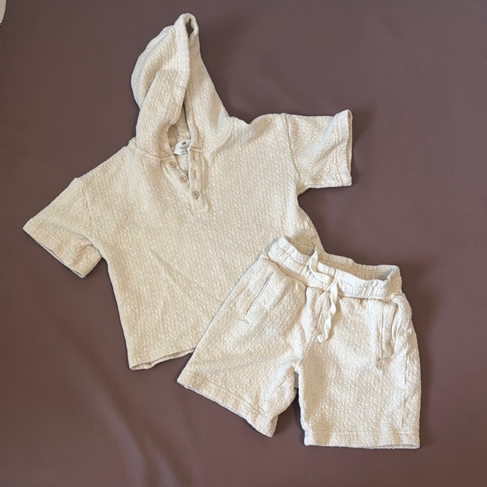H&M boys Cream Hooded Top and Shorts Set Sz6